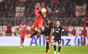 Германският шампион Байерн Мюнхен играе при срещу Айнтрахт Франкфурт в