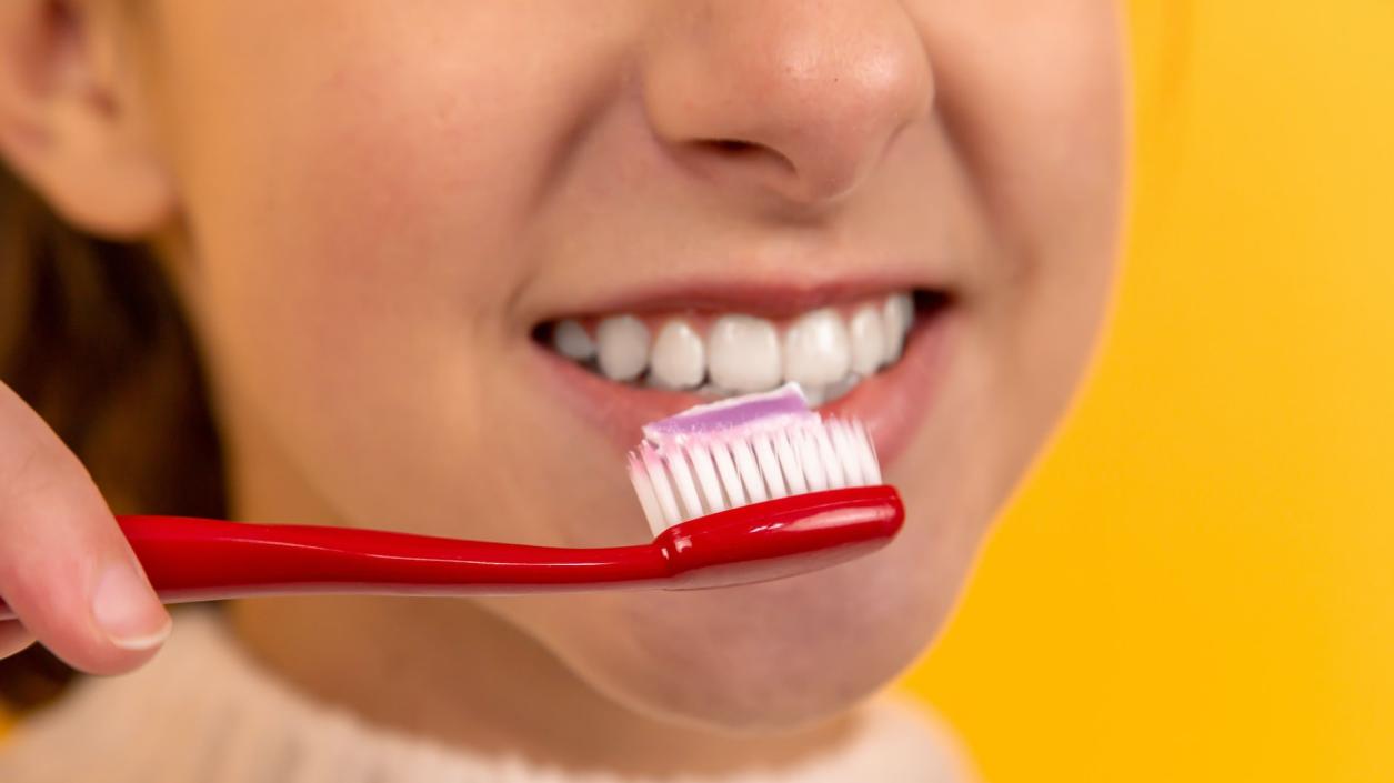 Отделяме едва 45-70 секунди за миене на зъби
