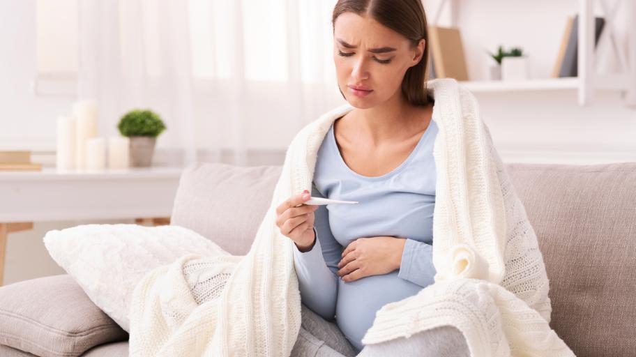 Пневмония и бременност - какви са рисковете за майката и бебето