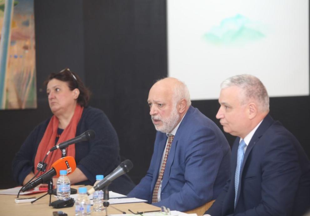  Служебният министър на културата проф. Велислав Минеков 