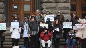 Хора с увреждания отново излязоха на протест пред Министерския съвет