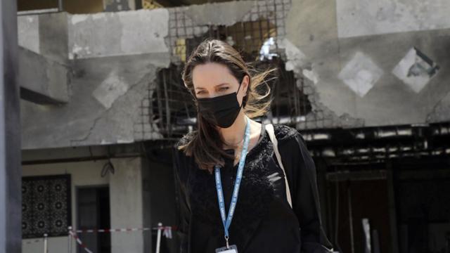 Анджелина Джоли посети язидско село в северозападен Ирак (СНИМКИ)