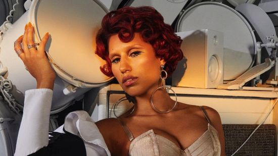 RAYE пусна дебютния си албум "My 21st Century Blues"