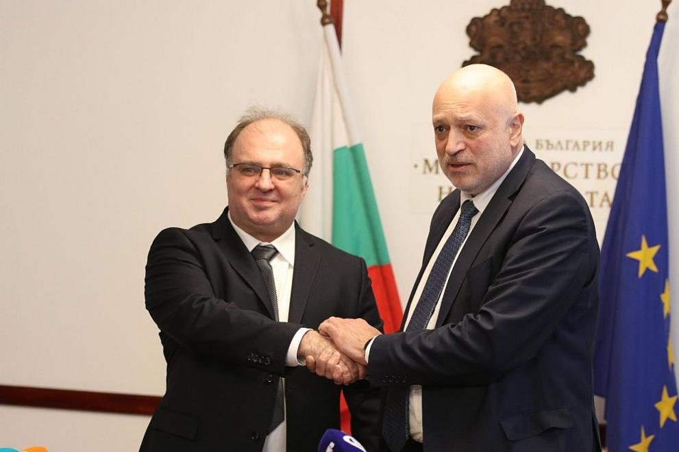 Щастлив съм, че идва един достоен човек на това място.