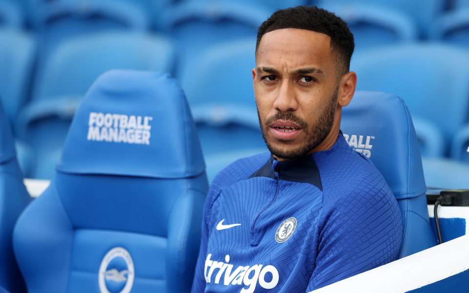 Нападателят на Челси - Пиер-Емерик Обамеянг, е напуснал Лондон, след