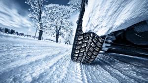 зимни гуми сняг път