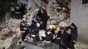 Разтърсващи кадри на новородено сред разрухите от земетресението в Сирия