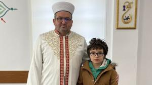 10 годишният син на отец Петър Гарена от Кърджали Манол