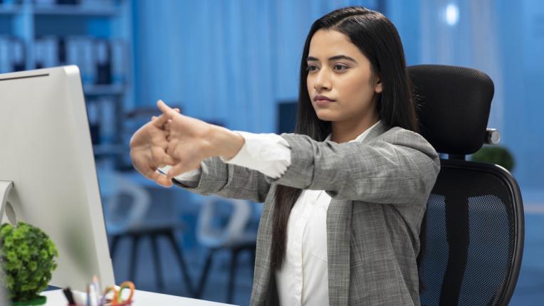  8 извършения, които да вършиме от офис стола 