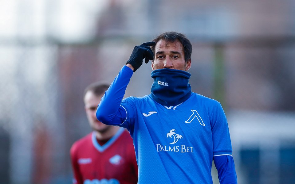 Един от най-опитните в Левски – Ивелин Попов, е видимо