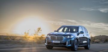 <p>Това е обновеният BMW X5, който тепърва предстои да започне да се произвежда през март в Спартанбург, САЩ.</p>