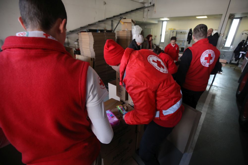 Дарения за пострадалите от земетресението в Турция