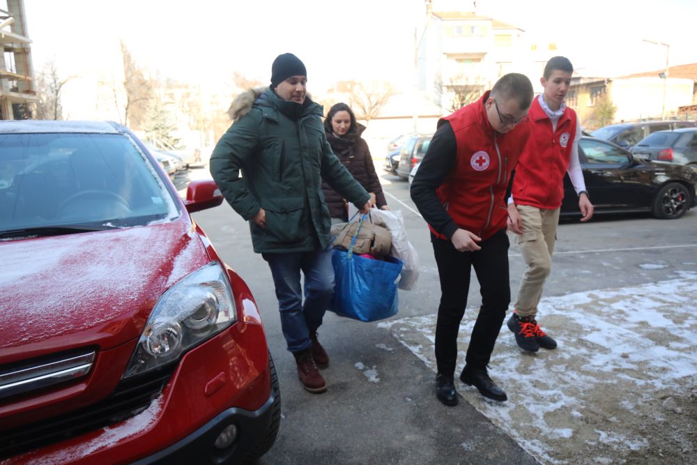 Дарения за пострадалите от земетресението в Турция