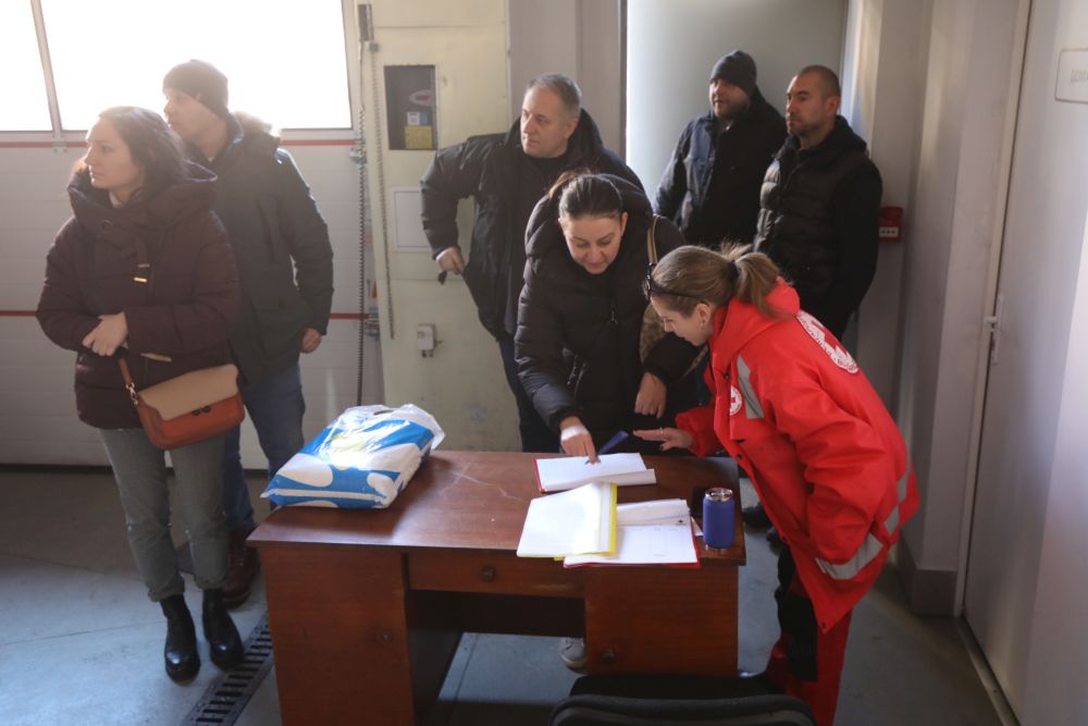 Дарения за пострадалите от земетресението в Турция