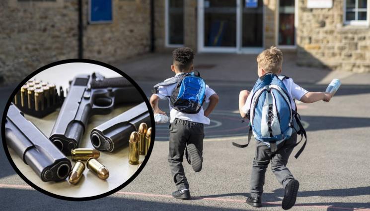 дете оръжие - БРУТАЛНО: Хванаха 11-годишен с автомати, ножове, мачете и списък с хора за убиване! (ВИДЕО)