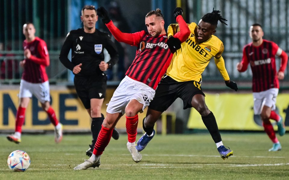 Ботев Пловдив приема Локомотив София в среща от 32-рия кръг