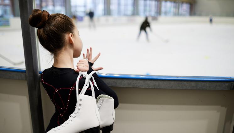 фигурно пързаляне - Треньор по фигурно пързаляне заподозрян за сексуален тормоз над 12-годишна