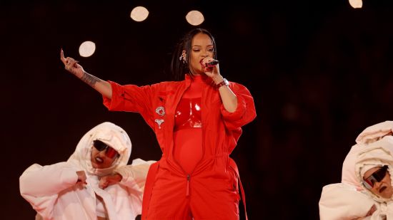 Гледайте изпълнението на Rihanna на Супербоул