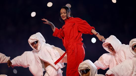 118 милиона зрители гледаха изпълнението на Rihanna на Супербоул