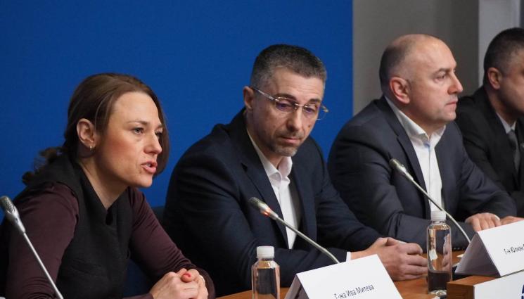 Митева - ОТЦЕПНИЦИТЕ С ПАРТИЯ: Ива Митева и Любомир Каримански създават коалиция