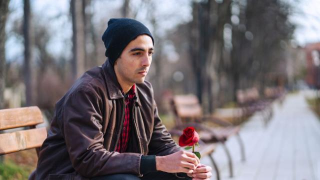 Кмет дава обезщетения на самотните си служители за Свети Валентин