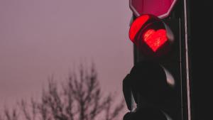 Светофарите светят с червени сърца в Пазарджик Община ПазарджикРомантичната и