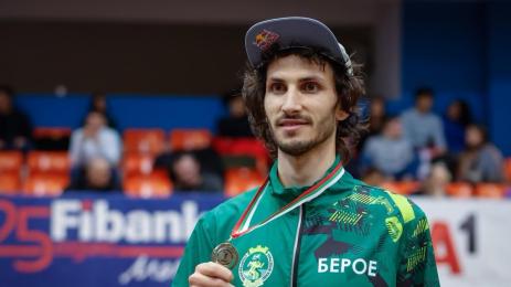 Тихомир Иванов