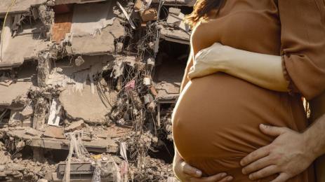 бременна земетресение