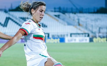 Петкратната носителка на приза най добра футболистка на България Евдокия Попадинова