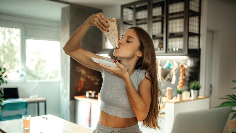  Кажи ми по какъв начин ядеш пица, с цел да ти кажа какъв си 