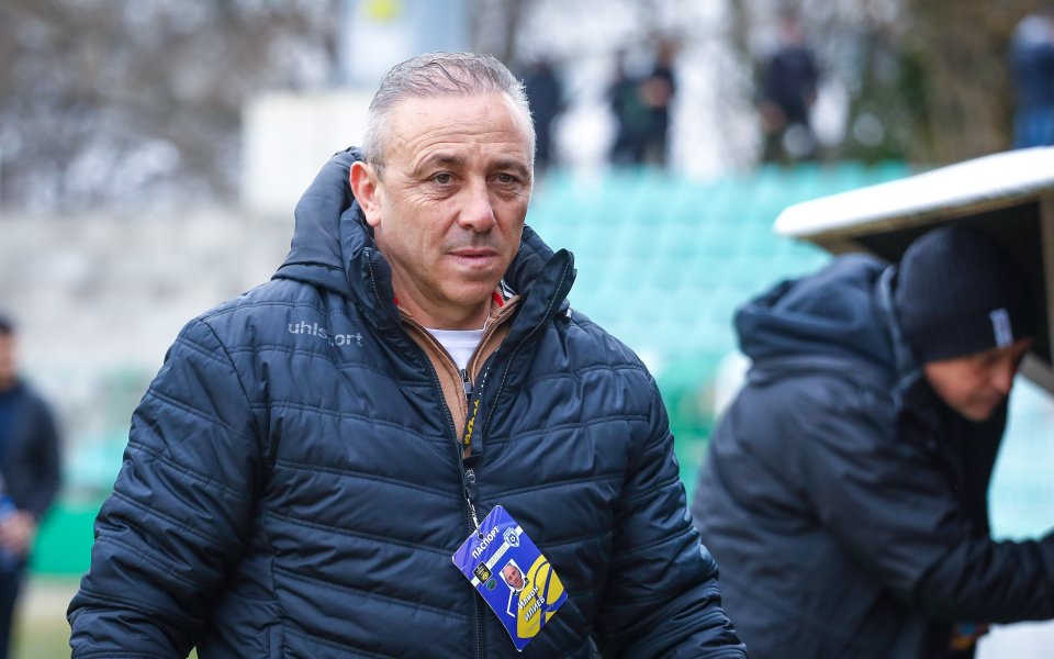 Наставникът на Черно море Илиан Илиев определи група от 20