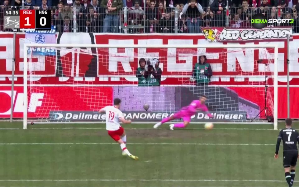 Ян Регенсбург и Хановер завършиха 1:1 в мач от 21-я