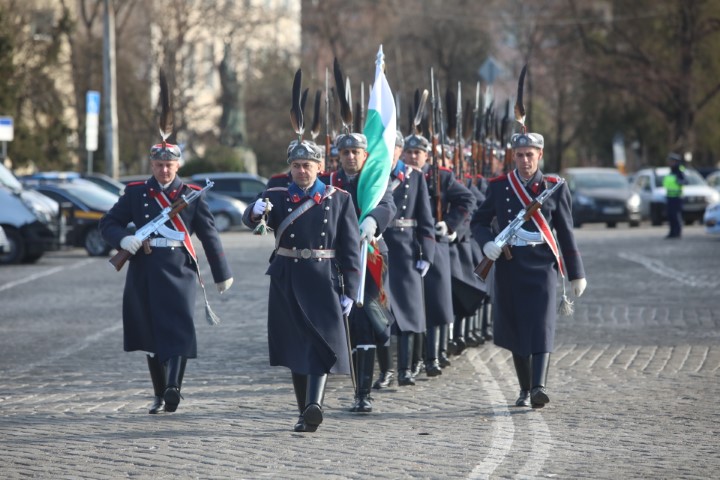 <p>Държавният глава на Черна гора Мило Джуканович на посещение у нас</p>