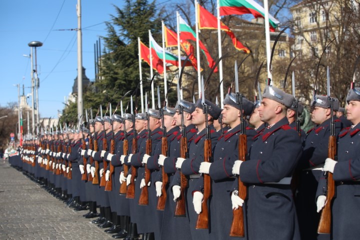 <p>Държавният глава на Черна гора Мило Джуканович на посещение у нас</p>