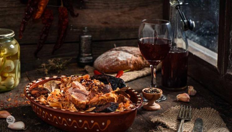 рецепти - Гответе с matekitchen.com: Бързо и вкусно зеле със свинско и сланина (ВИДЕО)