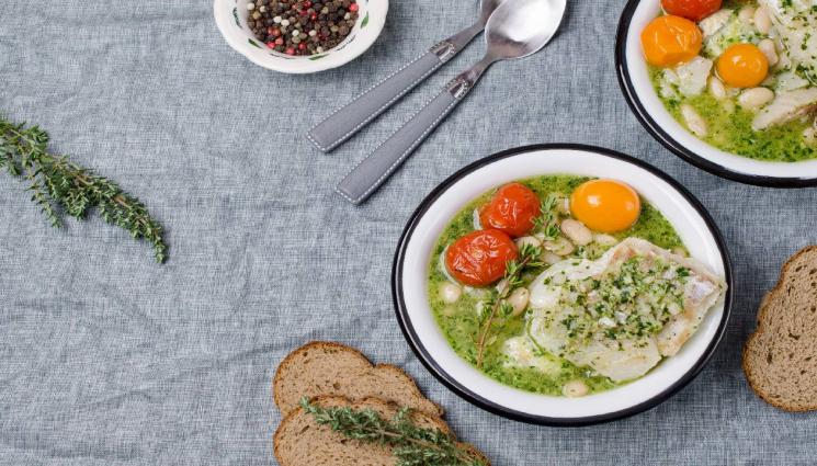 рецепти - Да сготвим риба за вечеря: Апетитна печена скумрия с лук на фурна