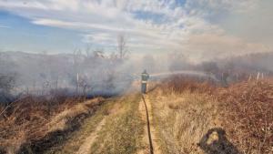 Овладян е пожарът във вилна зона Курткая  в Ямбол Това съобщи комисар