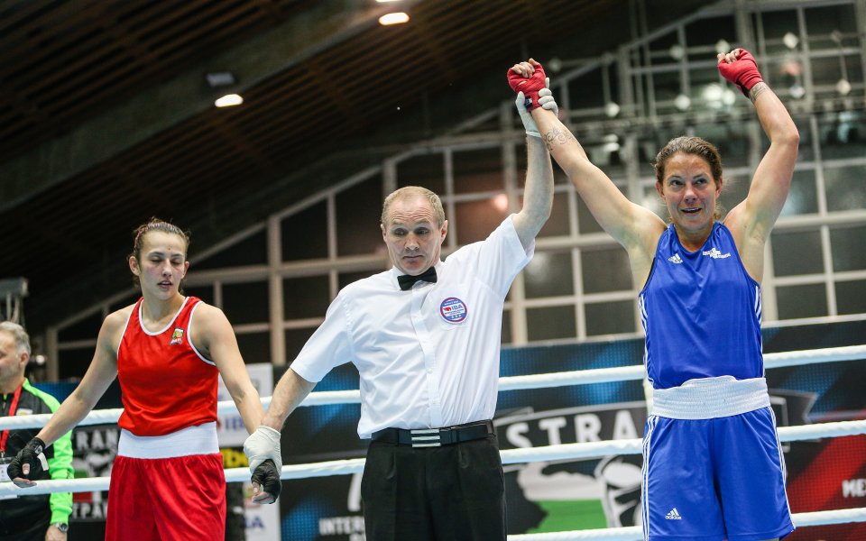 Аслъхан Мехмедова в битка за четвъртфинал на ЕП по бокс