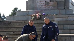 Политиците да оставят темата за преместването на Паметника на Съветската