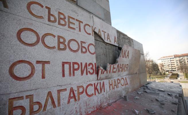 Мъжът, счупил плочата на Паметника на Съветската армия: Мотивира ме речта на Путин