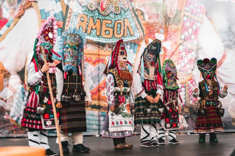 Започна Международен маскараден фестивал Кукерландия“ в Ямбол. Детският фолклорен празник