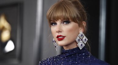 И Taylor Swift призова феновете си да не хвърлят предмети по сцената