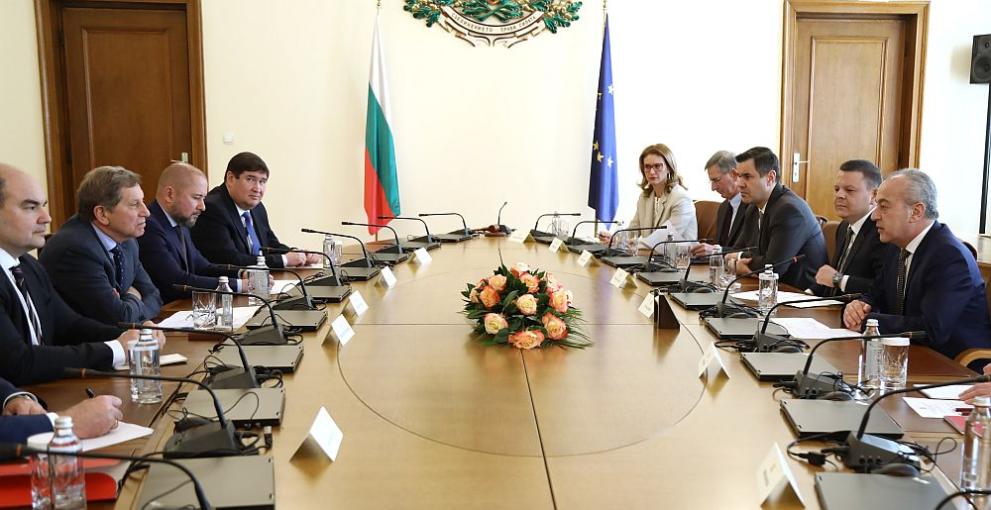Служебният министър-председател Гълъб Донев проведе среща с представители на ръководството