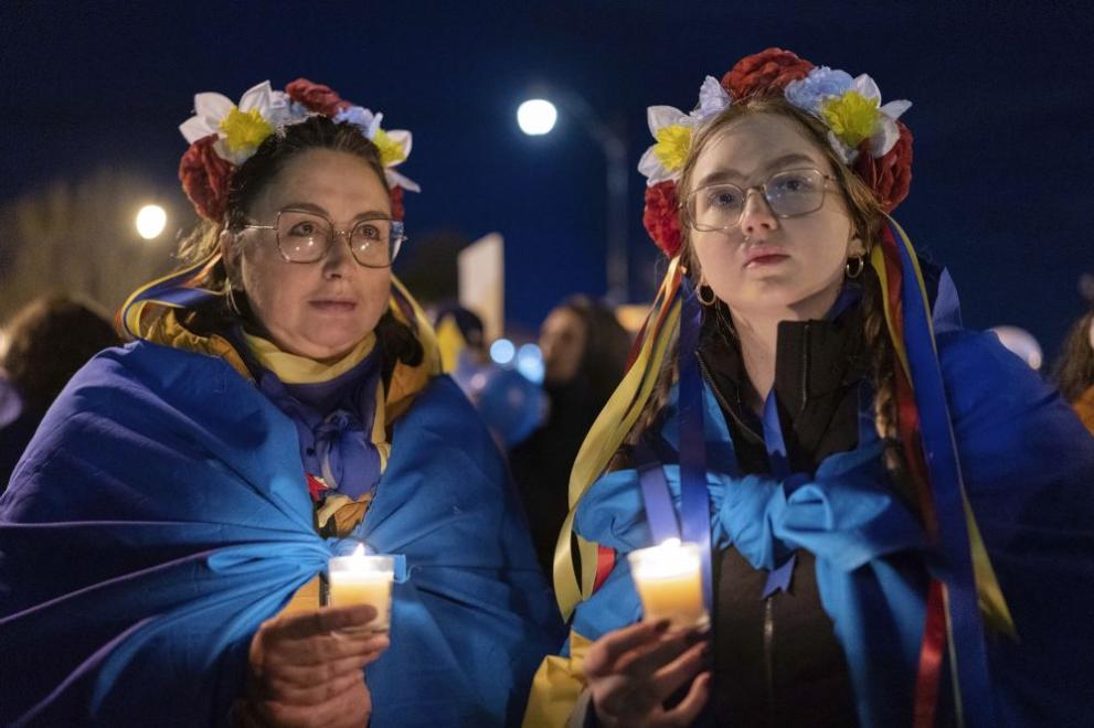 Хиляди хора излязоха по улиците в цяла Европа навръх първата