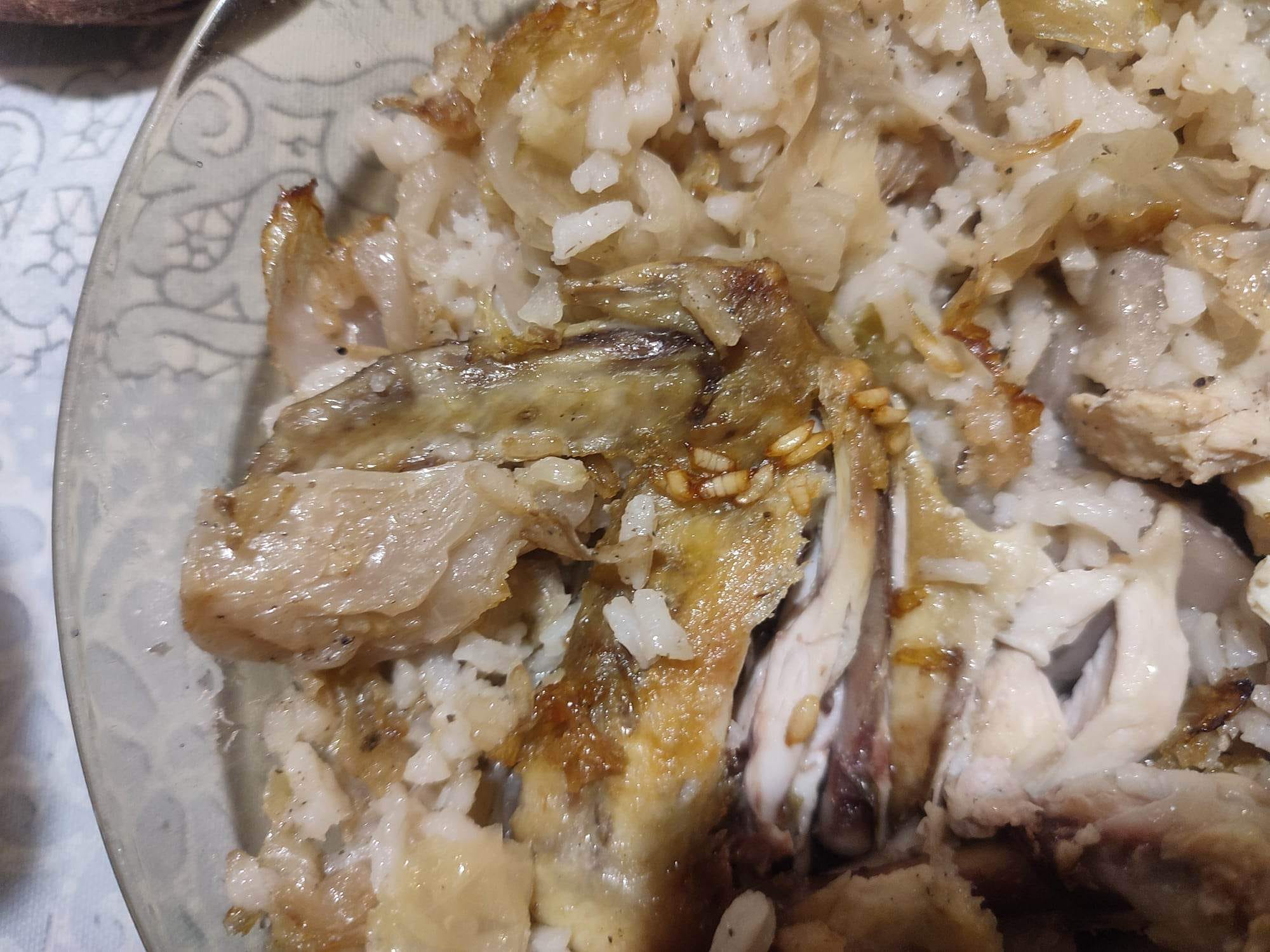 пиле червеи