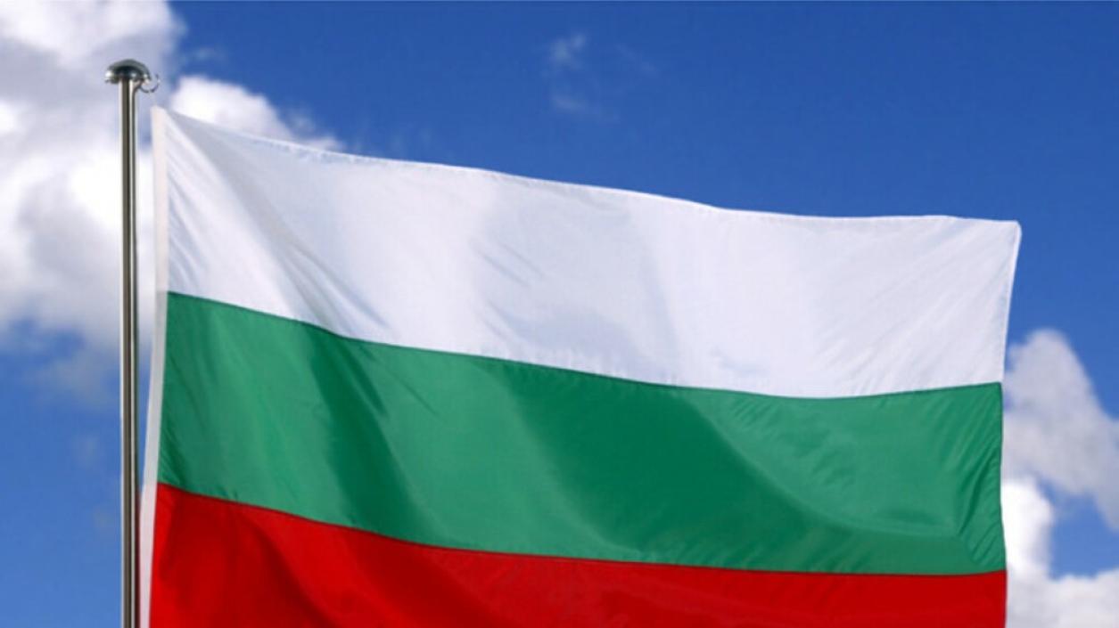 Община Троян подарява 145 български знамена за 3 март
