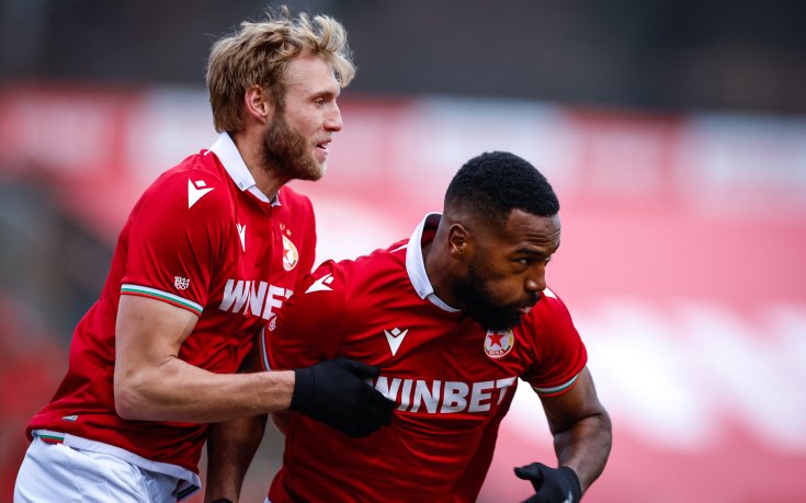 Футболисти на ЦСКА покосени от висока температура преди двубоя с Локомотив Пловдив