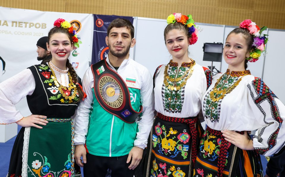 Турнир по борба Никола Петров и Дан Колов1