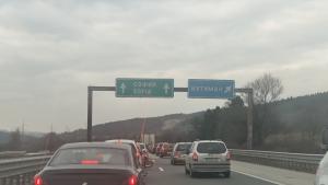 Огромно задръстване блокира автомагистрала Тракия в посока София Опашката от