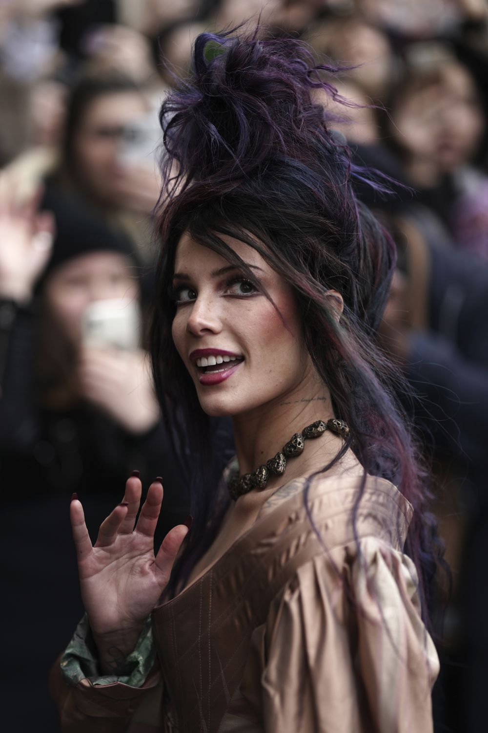 Ревю на Вивиан Уестууд